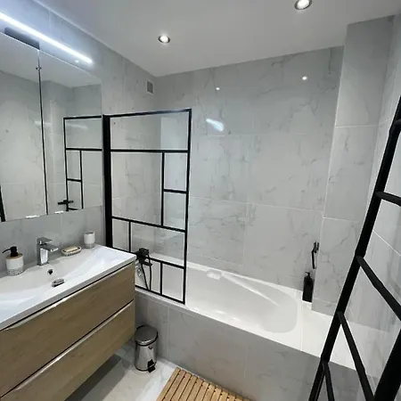 Comfortable With Parking - Riviera Apartamento Antibes