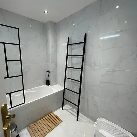 Comfortable With Parking - Riviera Apartamento Antibes