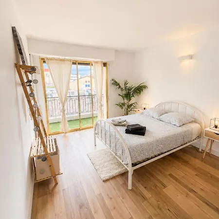 Comfortable With Parking - Riviera Apartman