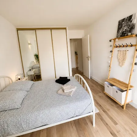 Comfortable With Parking - Riviera Apartman